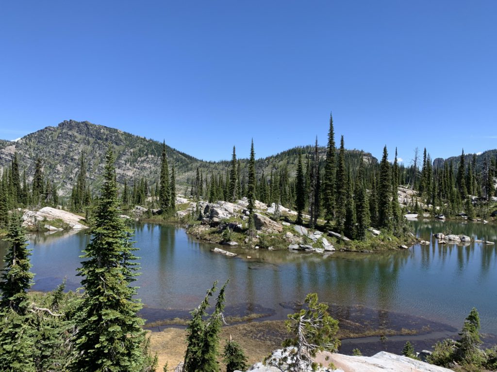 Horseshoe Pond – NaughtyHiker